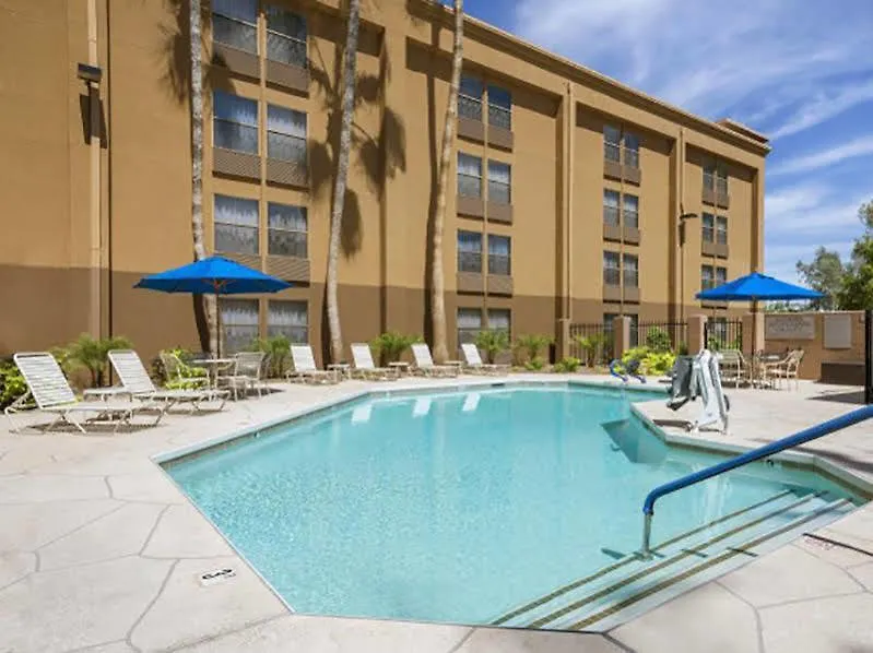 Greentree Inn & Suites Phoenix Sky Harbor Hotel