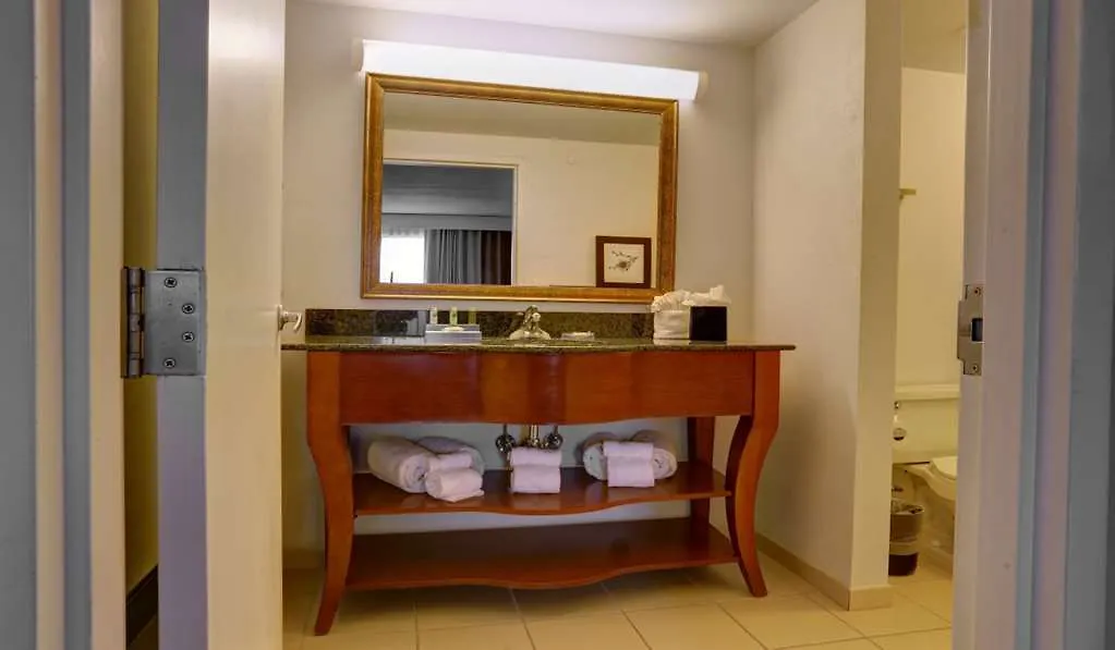Greentree Inn & Suites Phoenix Sky Harbor United States