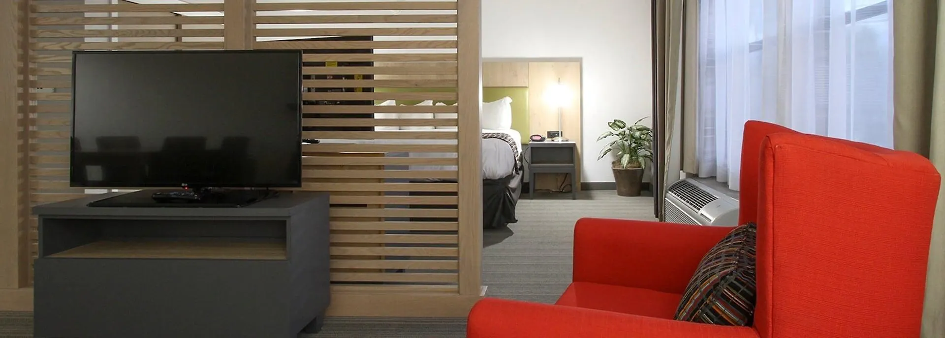 Greentree Inn & Suites Phoenix Sky Harbor Отель