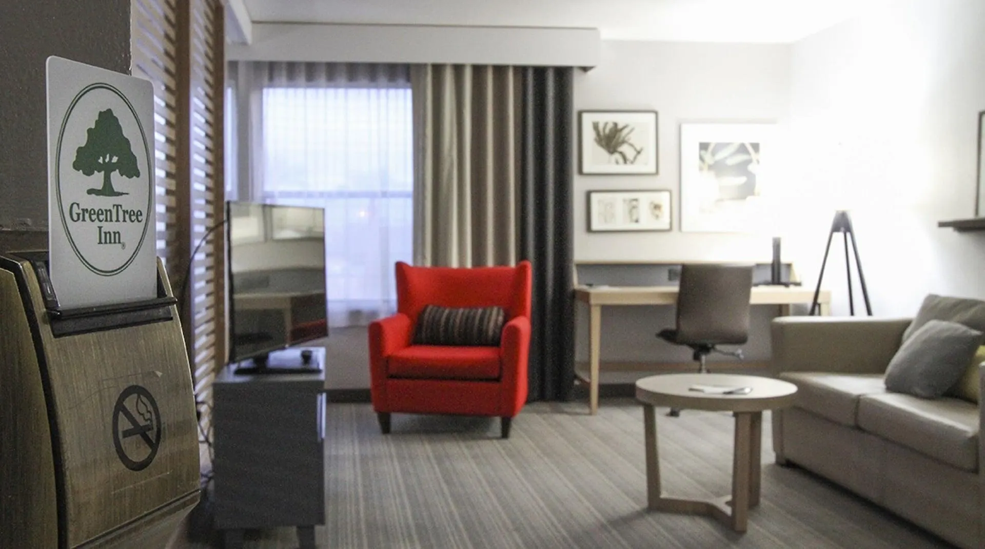 Greentree Inn & Suites Phoenix Sky Harbor Отель