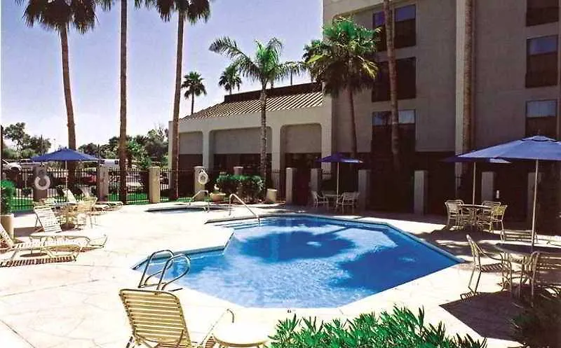 Отель Greentree Inn & Suites Phoenix Sky Harbor