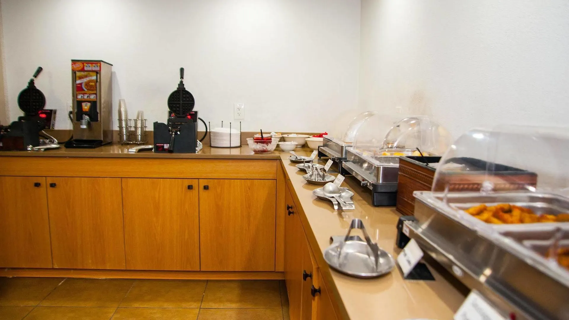 Greentree Inn & Suites Phoenix Sky Harbor Отель